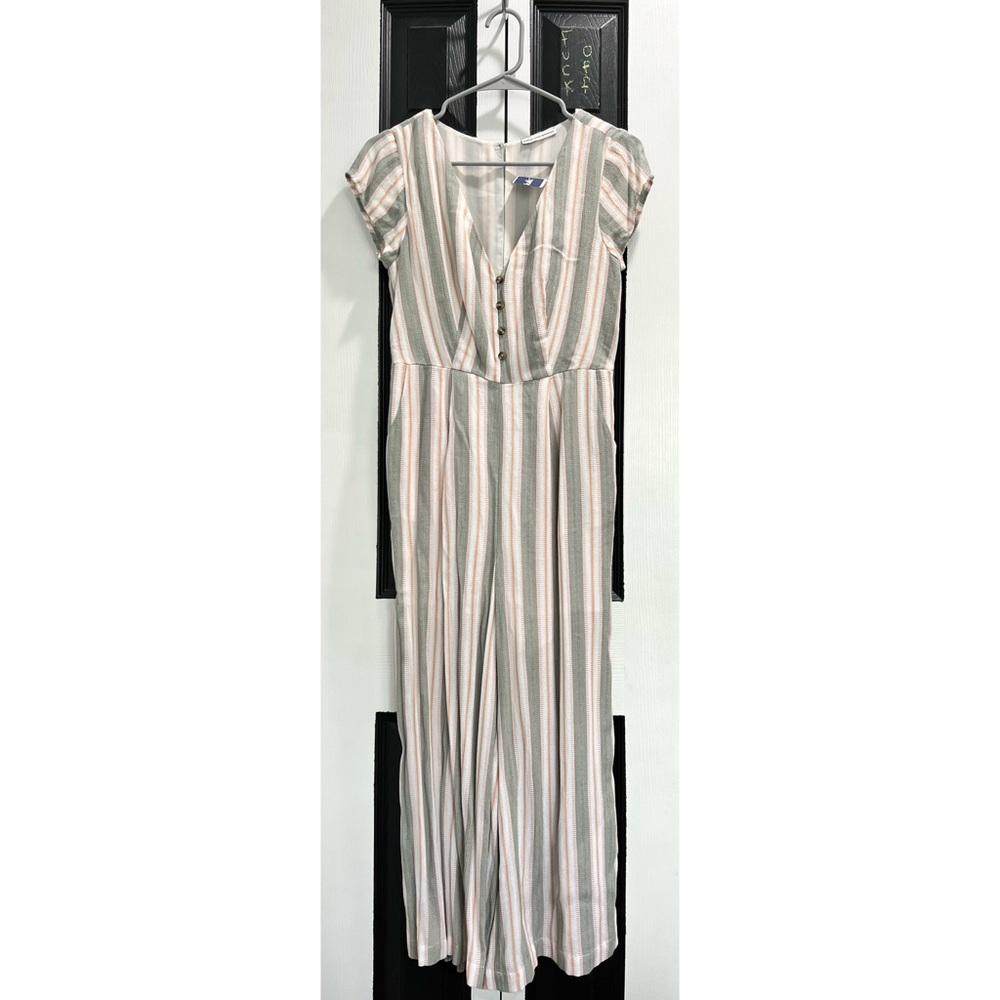 Brand:American Eagle          Size:M        Color: colored stripes